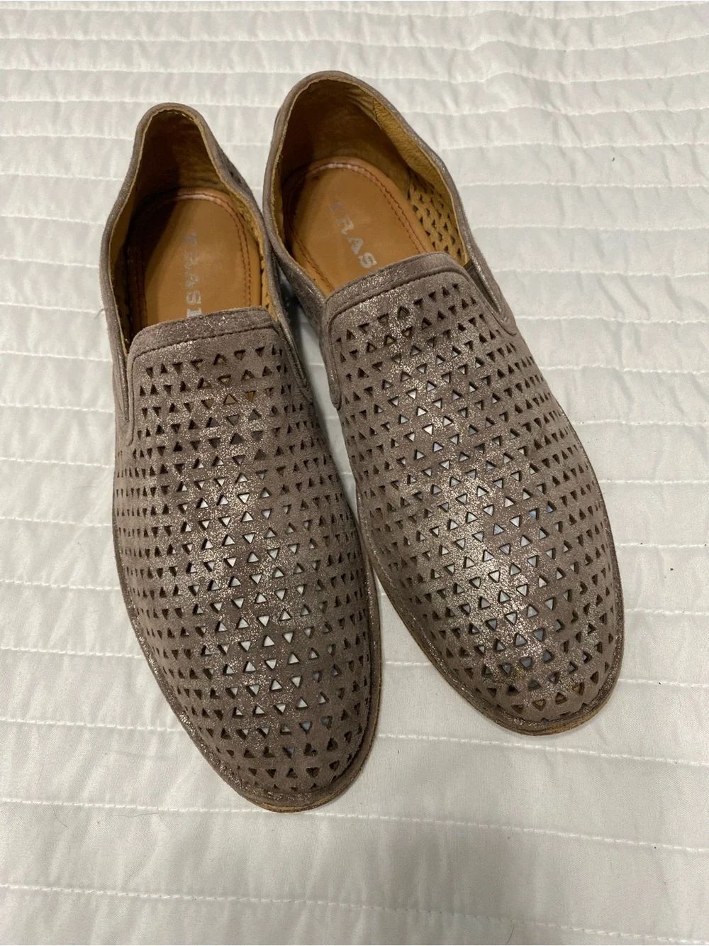 TRASK Ali Perforated Leather Metallic Loafers Women’s Size 7.5